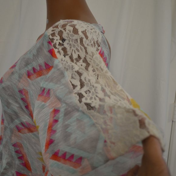 Junior's top - Picture 3 of 5